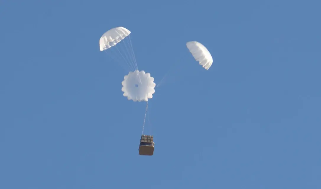 cargo parachute1